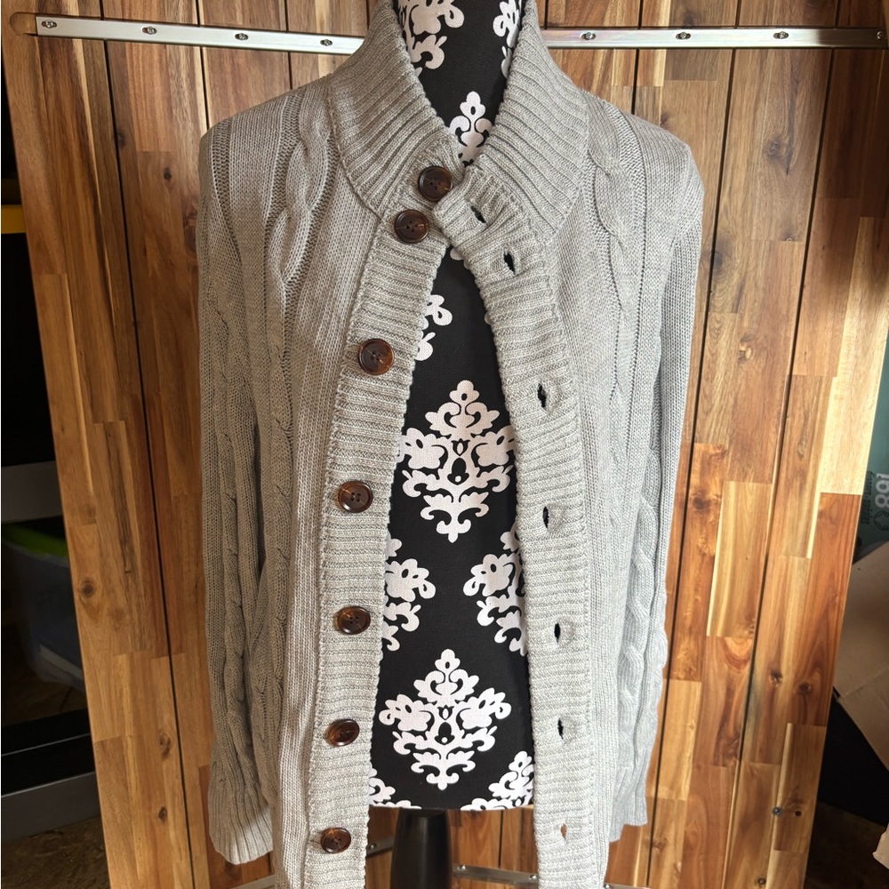 Iceland Medium Gray Cable Knit Cardigan with Wooden Buttons